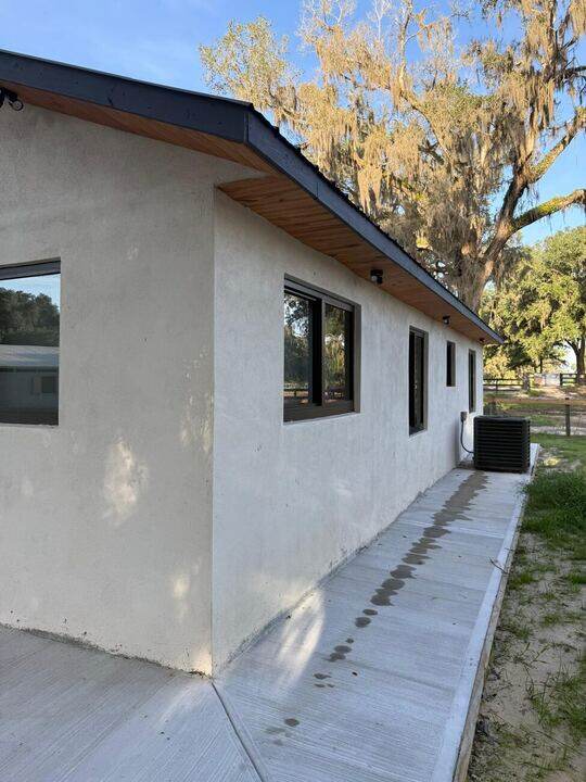 New home exterior corner view